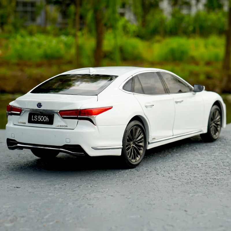 Высокий симулятор 1:18 LEXUS LS500 Современная Коллекционная модель игрушечный