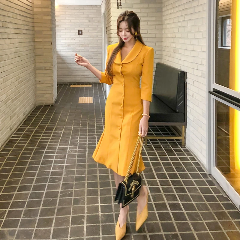 Женское однобортное платье средней длины с пуговицами винтажное на лето и осень