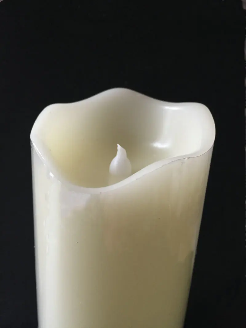 Светодиодная парафиновая свеча столбик с аккумулятором и питанием от USB