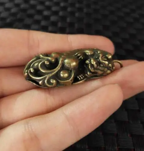 

China Old Collectibles brass Beast dragon Exquisite Small pendant