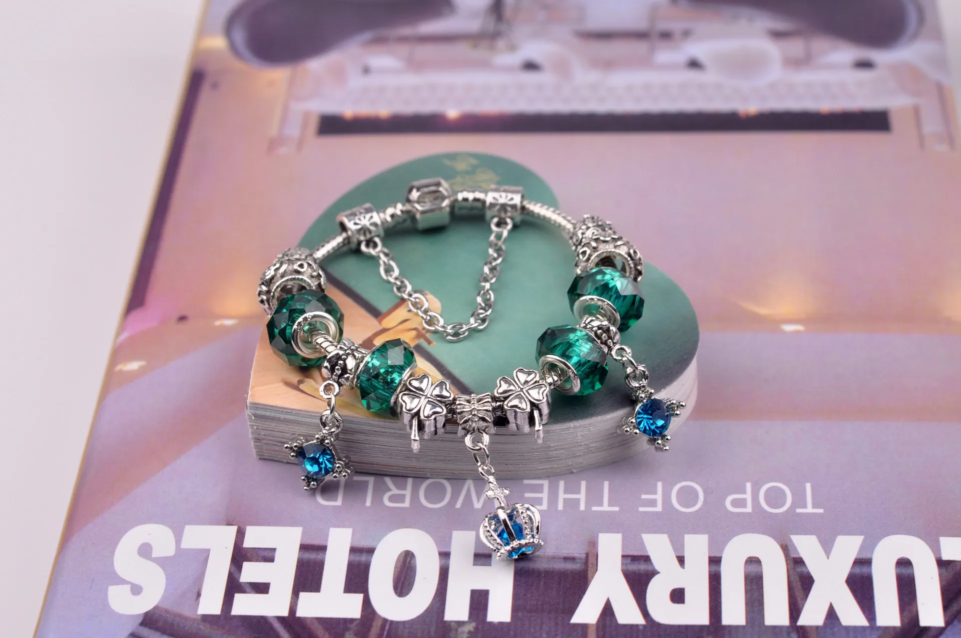 Longway Европейский Стиль Посеребренная Корона Бусины зеленый/синий кристалл