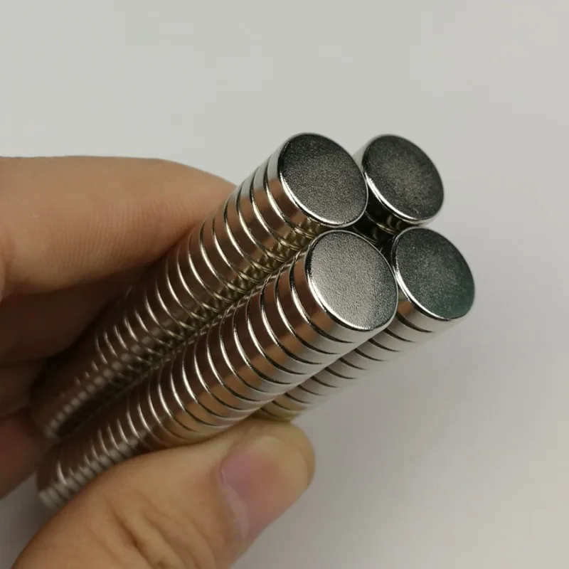 Фото Неодимовый магнит N52 50 шт. D1/2X1/8 дюймов с покрытием NiCuNi супермощная офисная черная Неодимовый магнит N52 50 шт. D1/2X1/8 дюймов с покрытием NiCuNi супермощная офисная черная