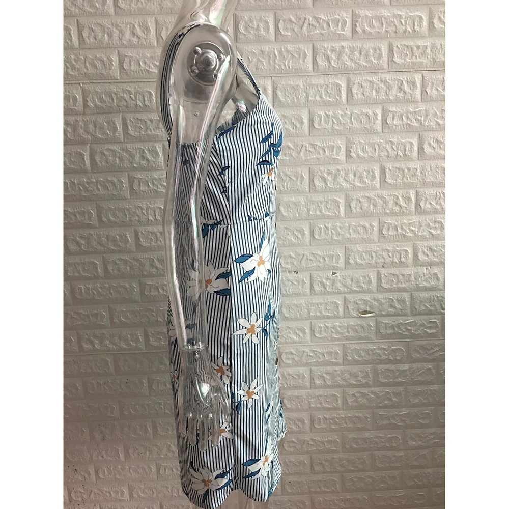 Платье-карандаш миди с v-образным вырезом и цветочным принтом на пуговицах летнее