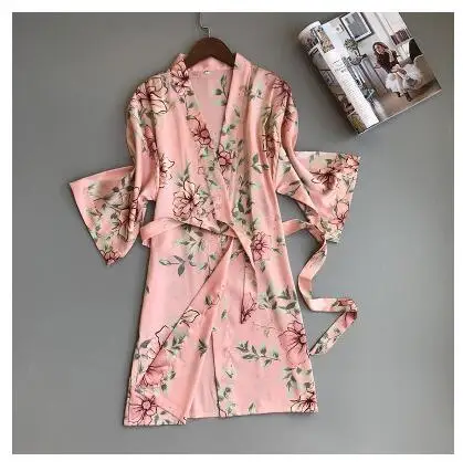 Атласное кимоно халат 2018 Новое поступление халаты для женщин с принтом подружки