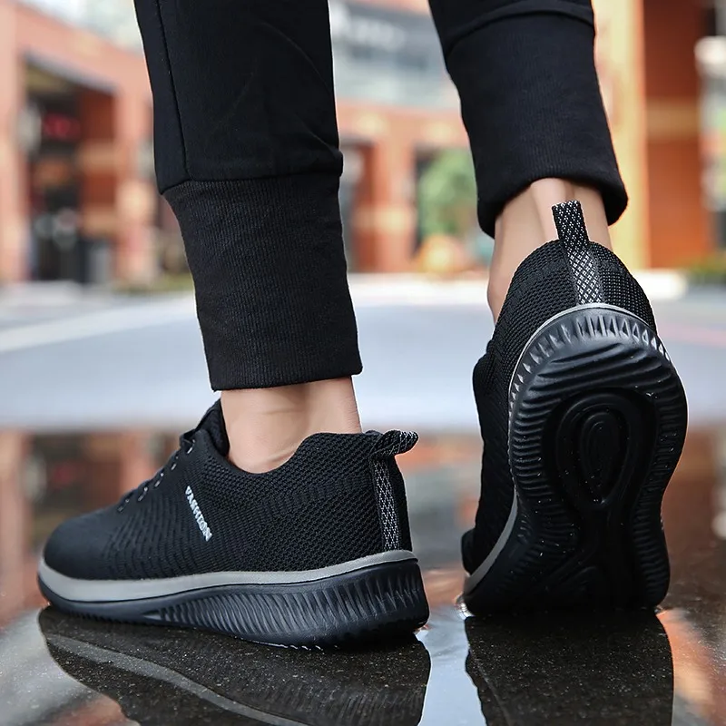 Стильный полет сплетенный Мужская обувь Beathable из сетчатого материала для мужчин