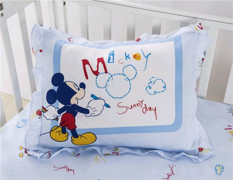Disney новые София Микки и Минни Маус с Винни-пухом для Постельное белье младенцев комплект из 3 предметов крытая, простынь, наволочка чехол для новорожденных для мальчиков и девочек 0,6 кровать