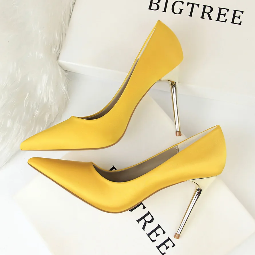 

Luxury Brand Women Stain Silk Sexy High Heels Pumps Designer Metal Blue Heels Gold Wedding Shoes Plus Size Female Prom shoes