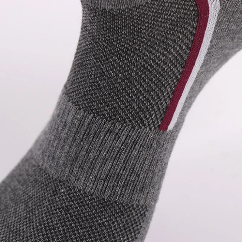 

Wear Men's sports socks terry mesh Cotton Breathable Simple socks for soccer 2019 new soft Comfortable Men letter Work socks