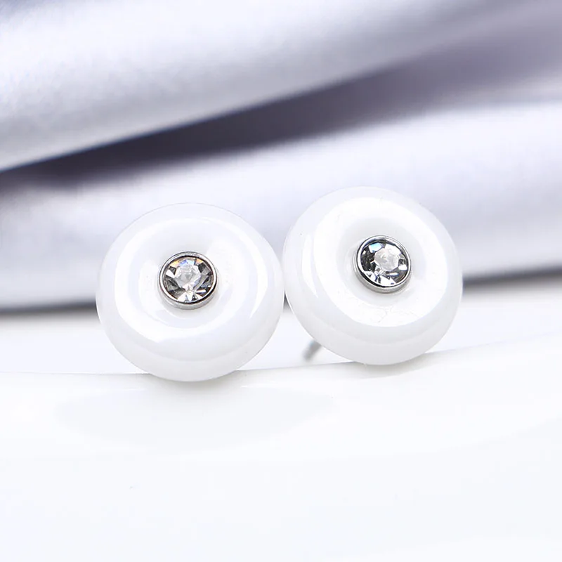 Женские керамические серьги гвоздики простые романтичные круглые с кристаллами
