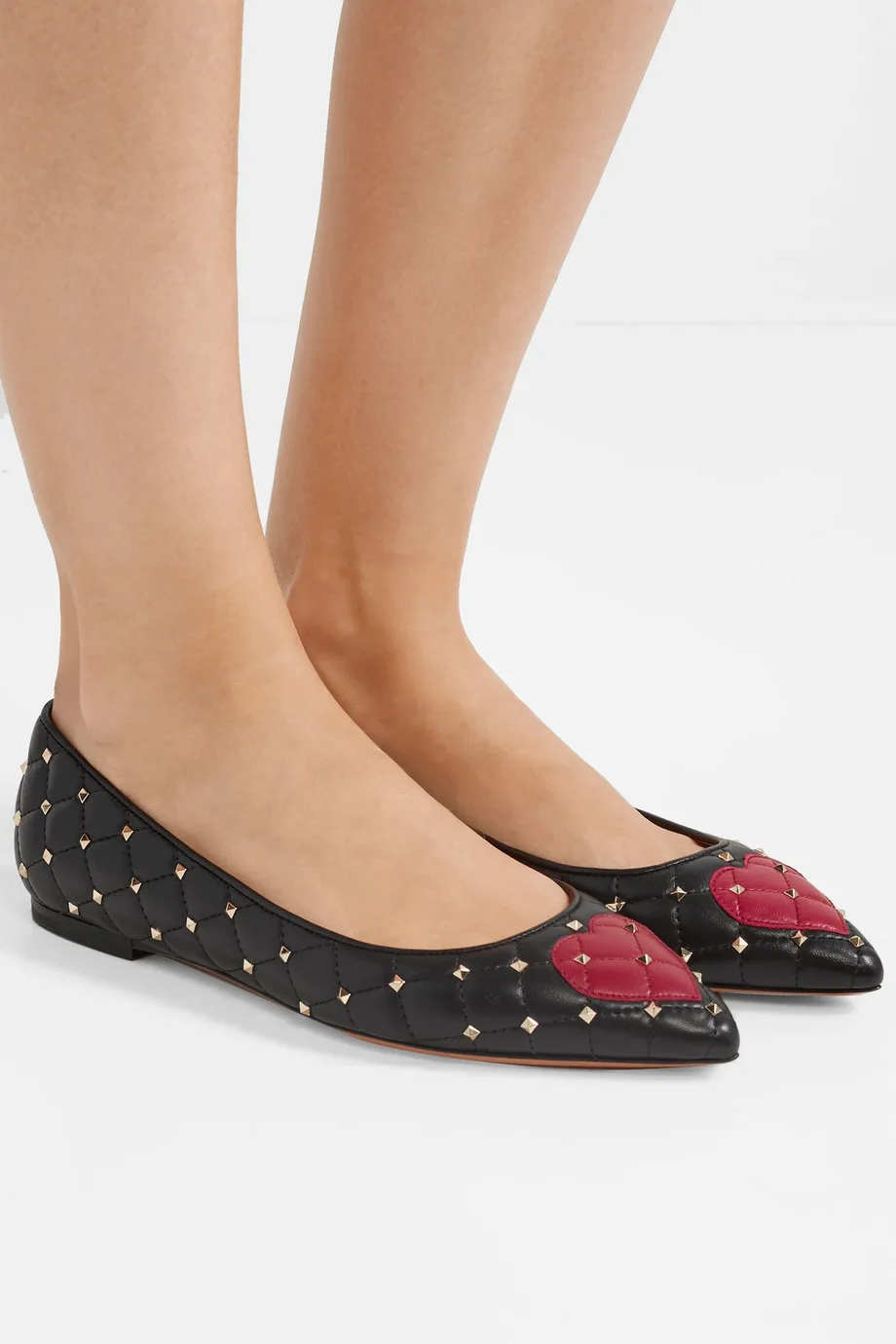 Женские туфли на плоской подошве с острым носком заклепками | Обувь