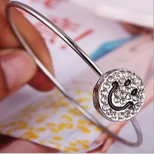 2012 Hot Sale Free Shipping ! Lovely Smile Face Crystal Bangles&Bracelets Fashion Silver Jewelry | Украшения и аксессуары