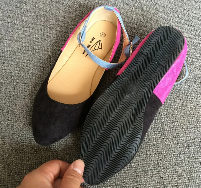 Женская обувь на плоской подошве с пряжкой оранжевого розового черного цвета