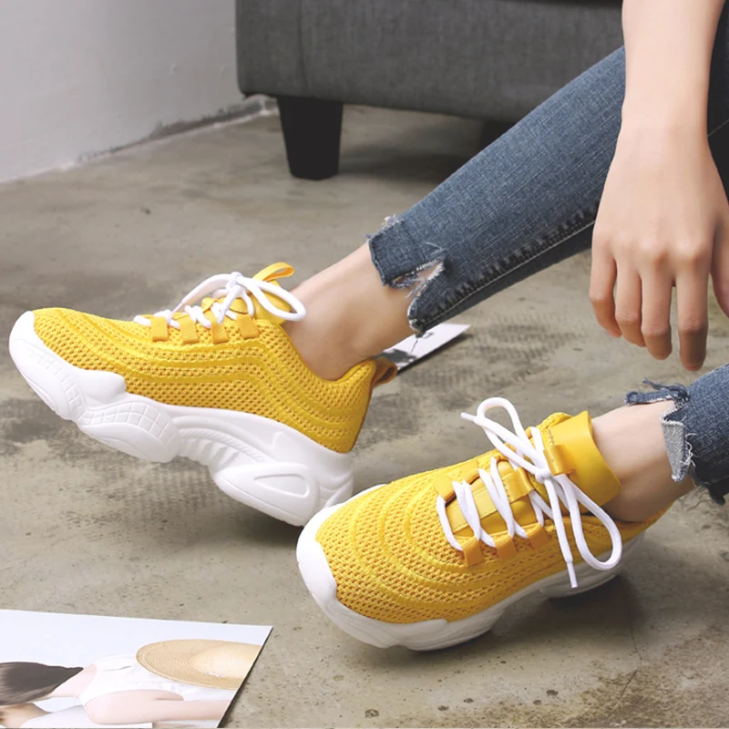 Модные кроссовки женская обувь Новинка Вулканизированная на платформе плоской