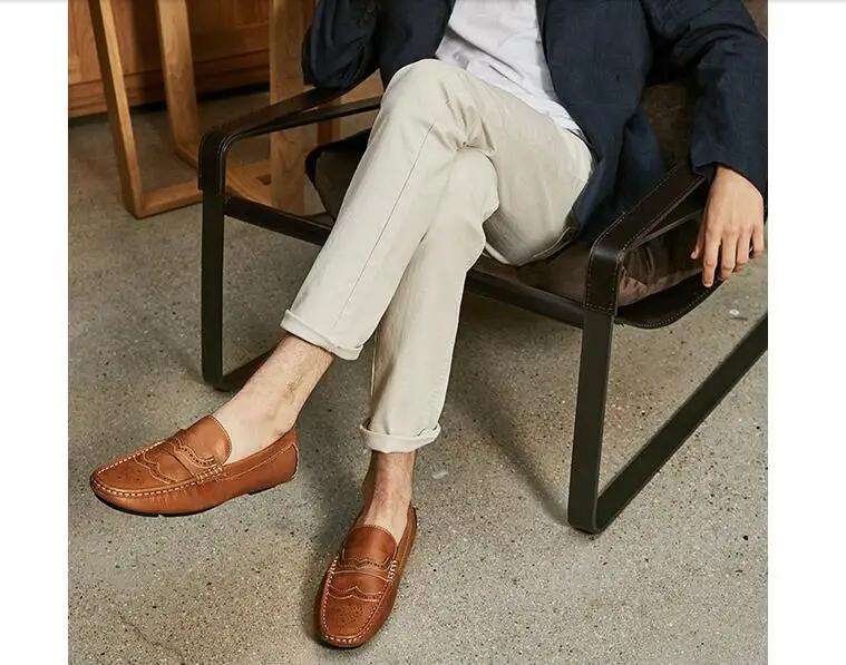 Мужские повседневные туфли без шнуровки лоферы на плоской подошве с перфорацией