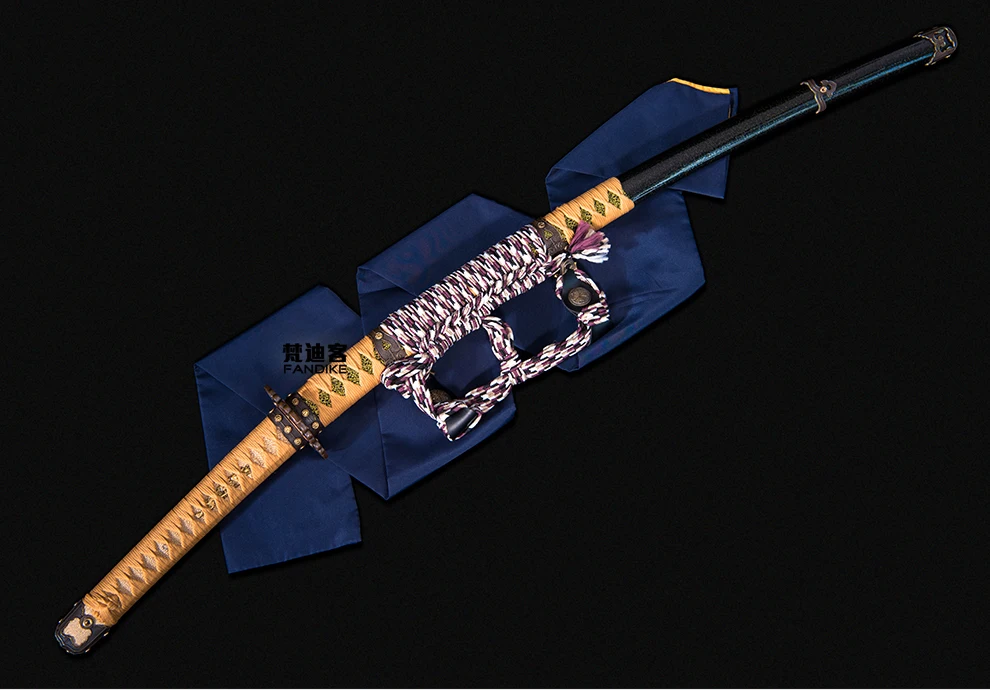 

Handmade Clay Tempered T1095 Steel Japanese Sword Full Tang Handmade Folded Steel Blade Tachi Battle Ready Katana