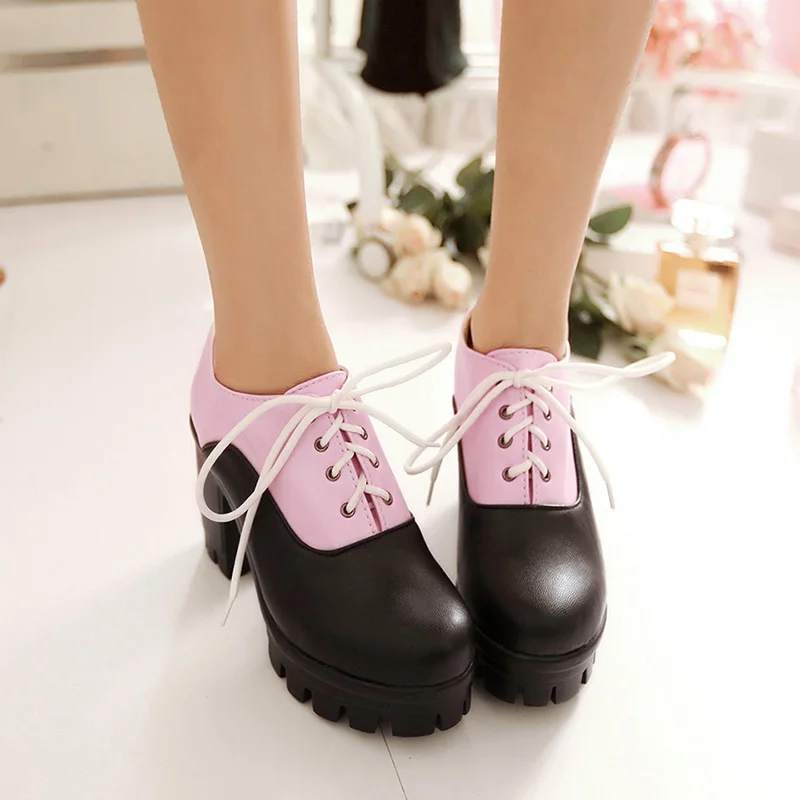 Женские ботильоны из кожи на шнуровке с круглым носком высоком толстом каблуке