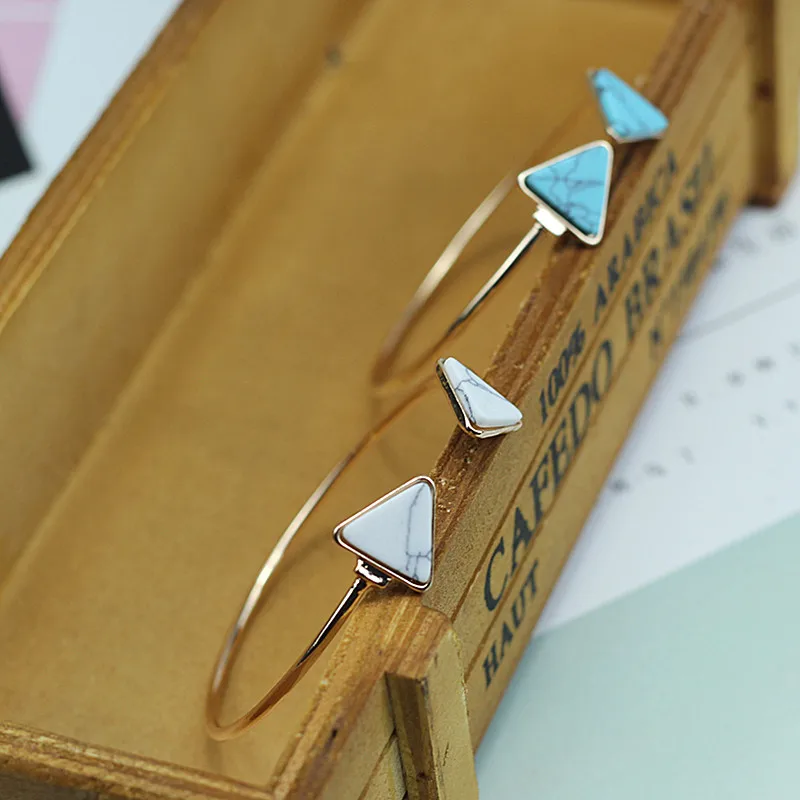 Модные браслеты из камней и браслетов со стрелками для женщин треугольный