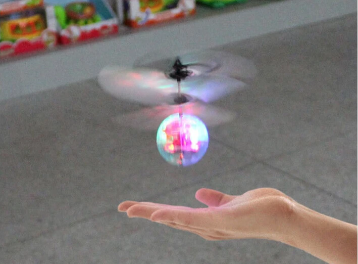 Новый Красочный летающий шар вертолет с музыкой высота индуцированный датчик