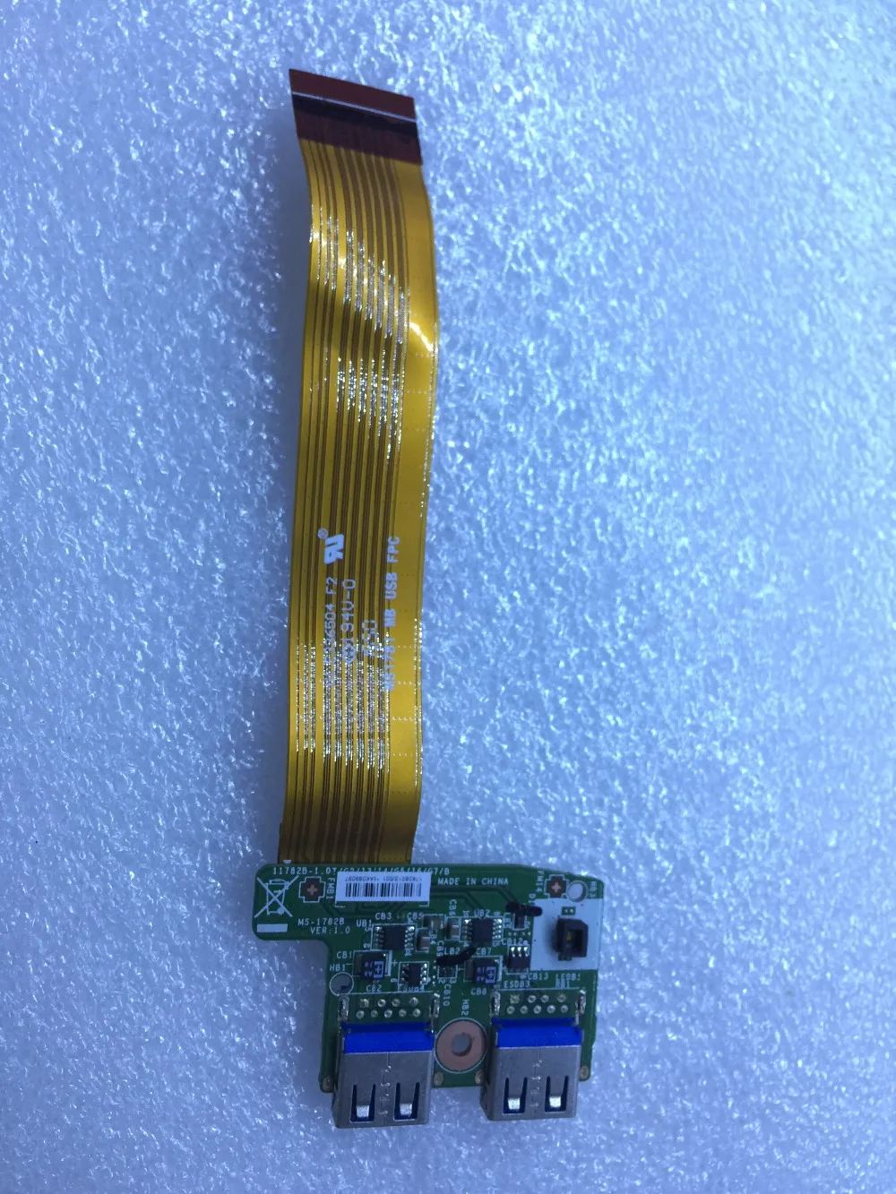 

Б/у оригинальная материнская плата с двумя USB-портами для MSI Gt72s 6qe и кабелем