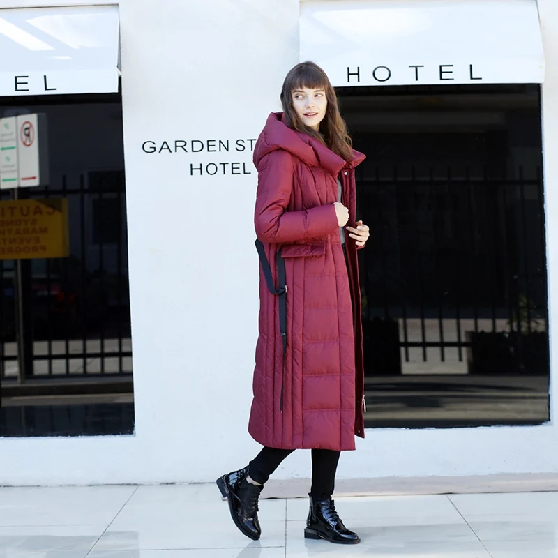 Осенне зимние женские парки пуховики с капюшоном 90% утиного пуха Женская Длинная