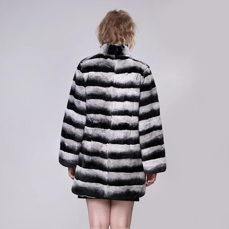 

The new winter fur woman's natural fur woman is a warm winter woman's coat, with a coat inside a real fur coat. This is the skin