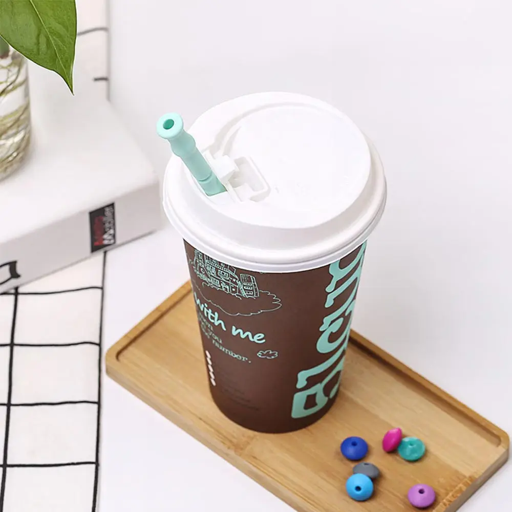 

Collapsible Silicone Straw Reusable Folding Drinking Straw with Carrying Case and Cleaning Brush for Travel, Home, Office Drinks