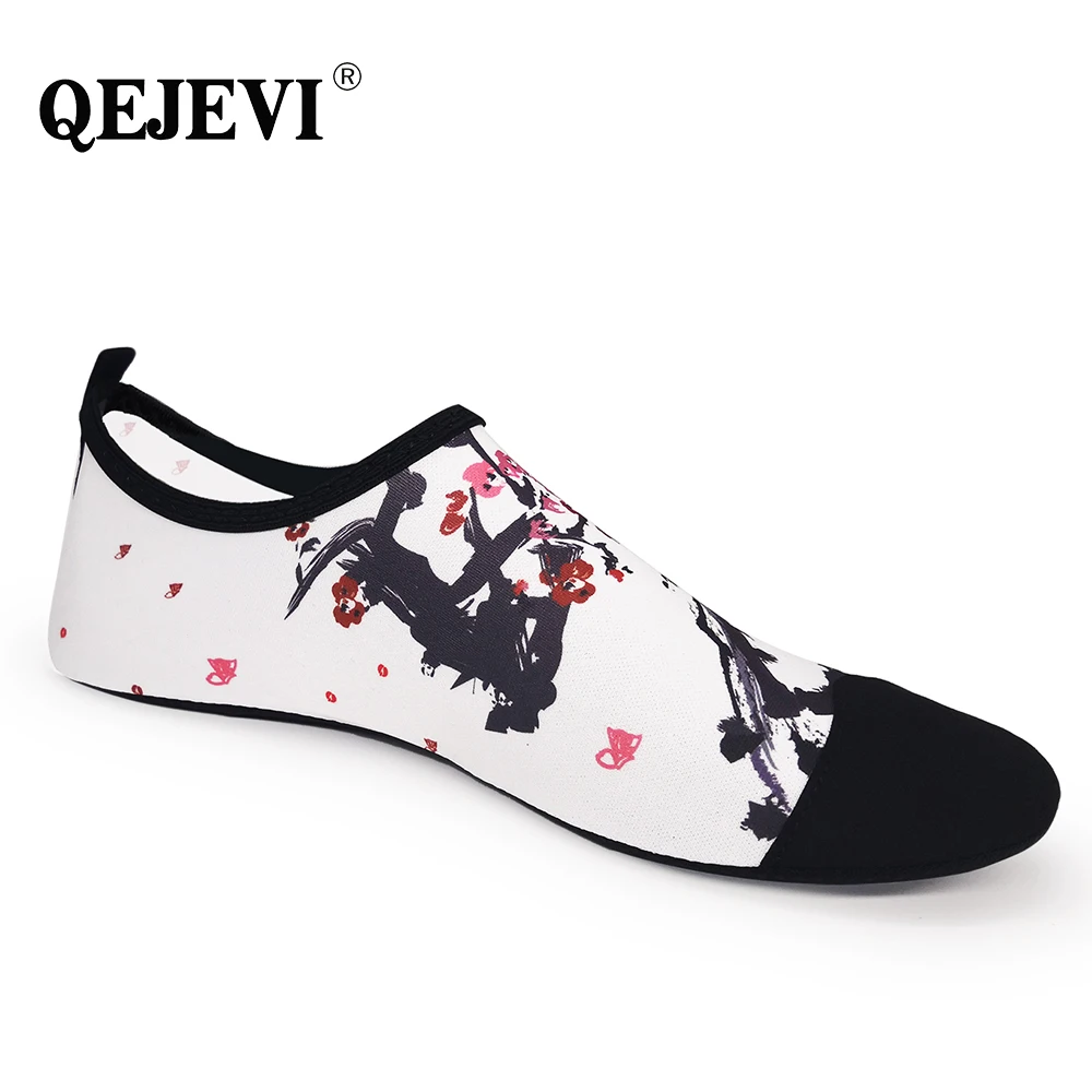 Недорогие Женские аквакроссовки QEJEVI спортивная обувь легкая Водная слипоны