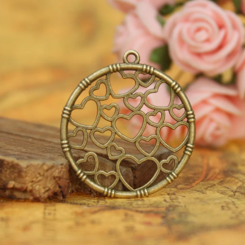 

32MM Zinc Metal alloy Charm Pendants hollow heart disc Antique Bronze pendant jewelry Making accessories diy material