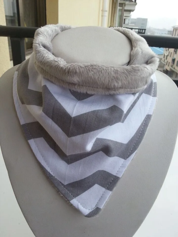 

Latest Wholesale Soft Cotton minky double layers triangle bibs new cotton toddle scarf baby bandana bib