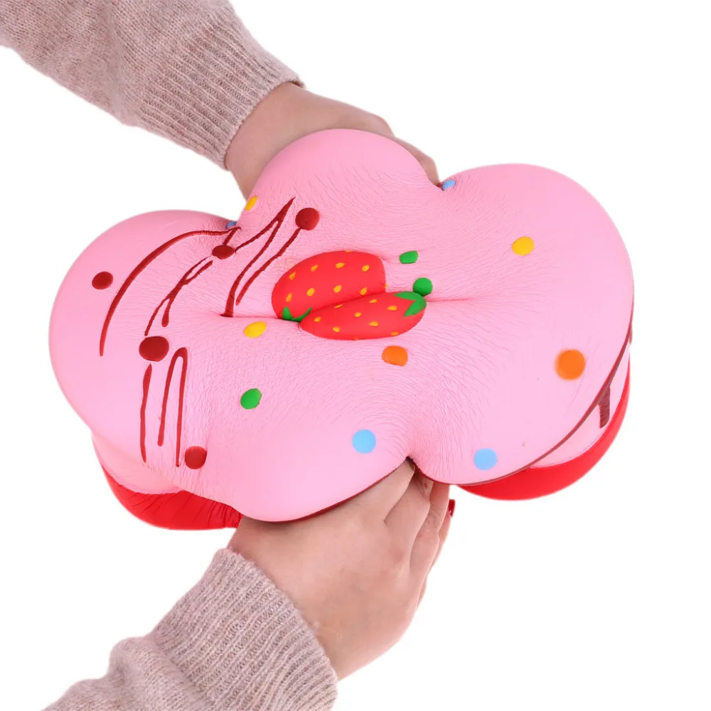 Гигантский клубничный торт Ароматизированная супер медленно поднимающаяся