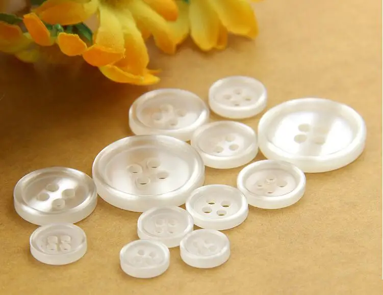 2017 Sale New Scrapbooking General White Pearlescent Four Eyes Thin Shirt Cardigan Sweater Buckle Tool Resin Buttons 200pcs | Дом и сад