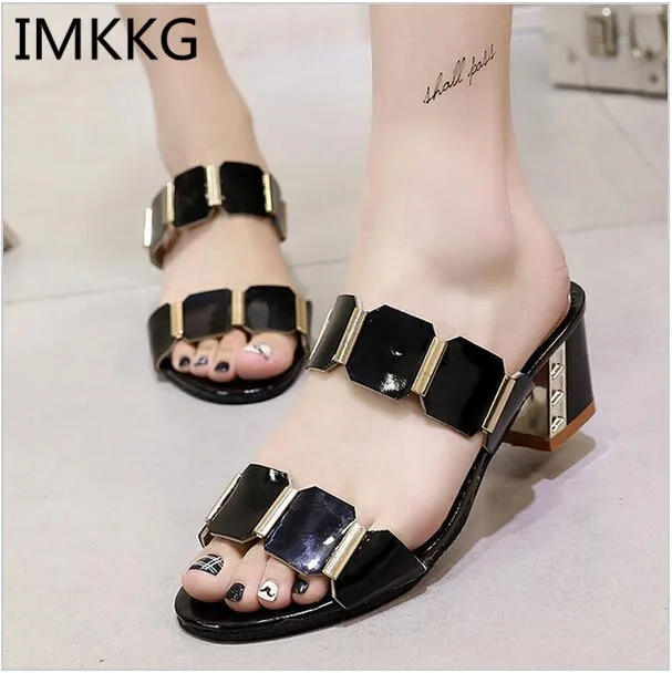 Женские шлепанцы IMKKG на высоком квадратном каблуке с открытым носком и