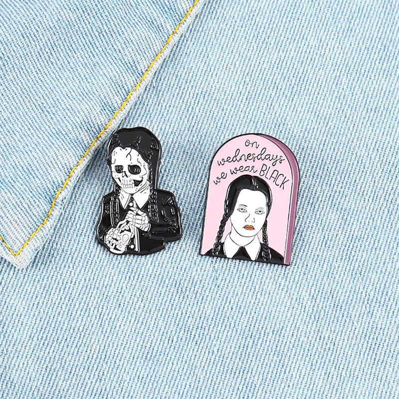 Wednesday Addams, брошь в стиле семьи Addams, мы носим черный скелет, Заколка Для панка, готика, ювелирное изделие, подарок для мужчин и женщин