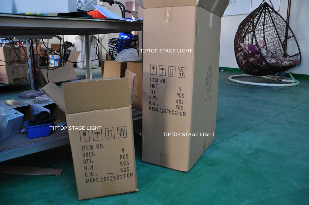 Prezzo TIPTOP TP-E13 12x3 W RGBW Led Ruotare Luce Della Lanterna Luce Di Effetto Di Fase Speciale Caso Di Colore Bianco Display LCD Truss Luce Della Sfera