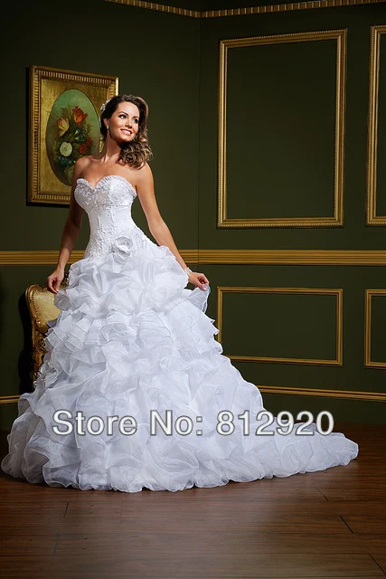 Очаровательное элегантное платье А-силуэта из двух частей органзы с оборками и