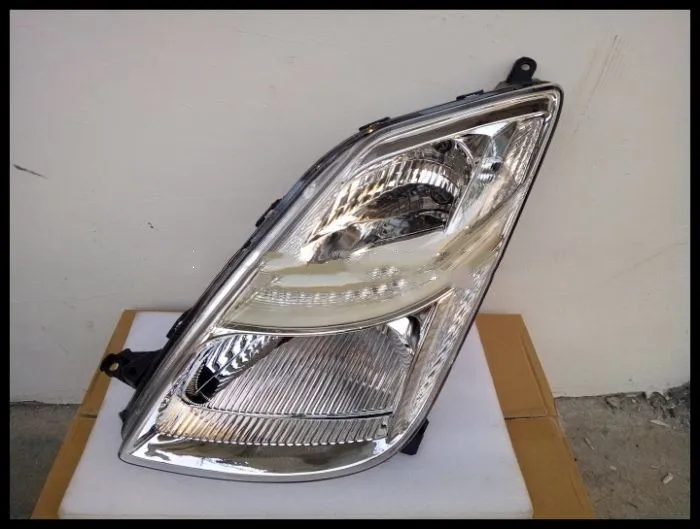 Osmrk фара в сборе для Toyota Prius 2005-2009