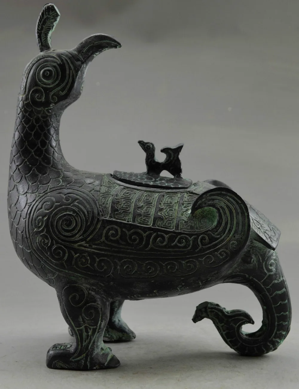 

Elaborate Chinese Collectible Decorated Old Handwork Bronze Carved Phoenix Pot