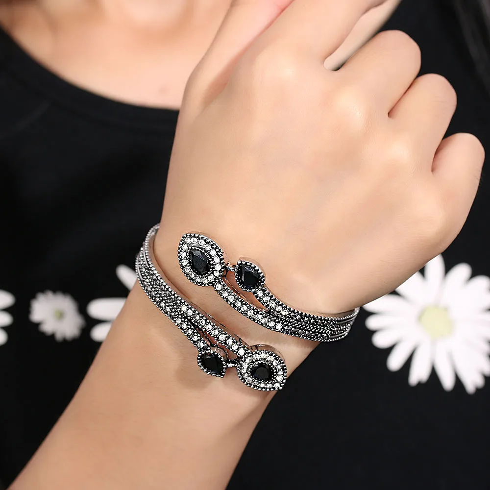 Женский винтажный браслет регулируемый на запястье с красной каплей воды из