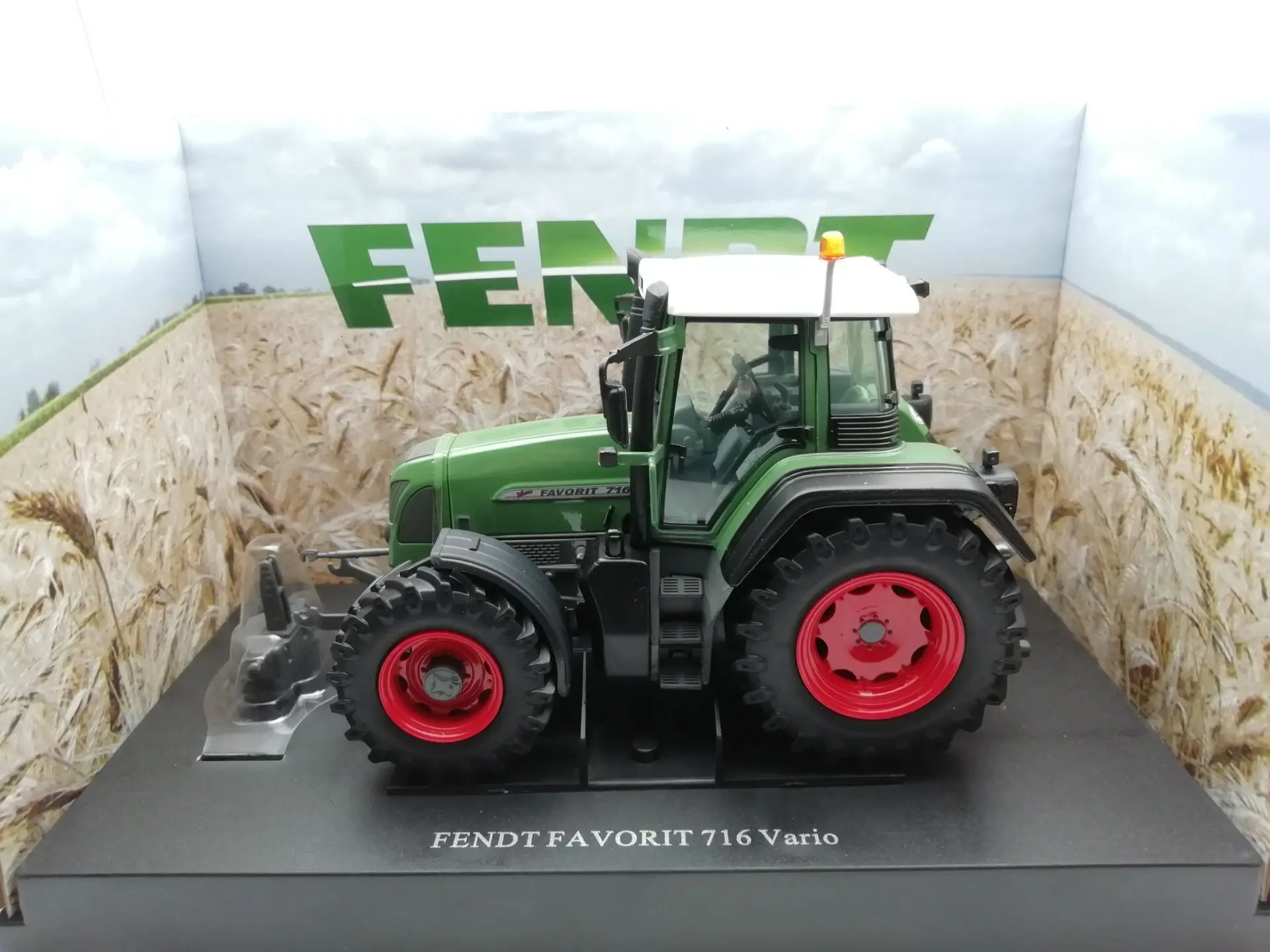 UH 4890 1:32 FENDT FAVORIT 716 Vario сельскохозяйственные тракторы сплав модель автомобиля