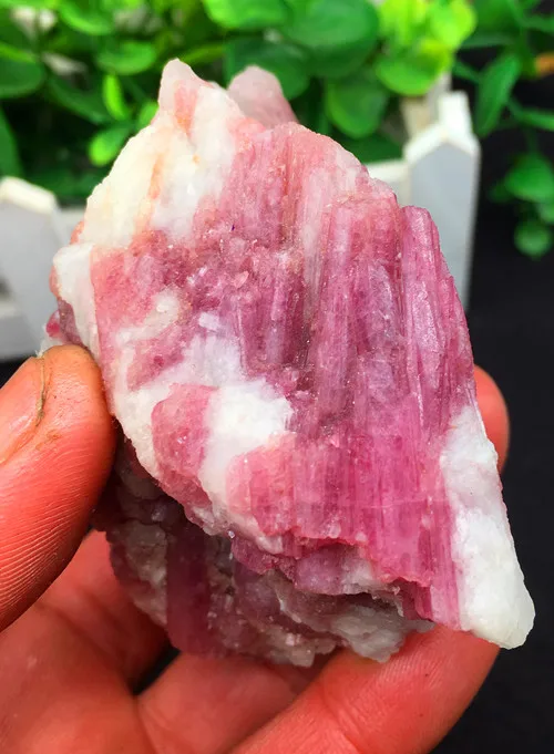

180g Natural quartz crystal red tourmaline specimen,seldom seen