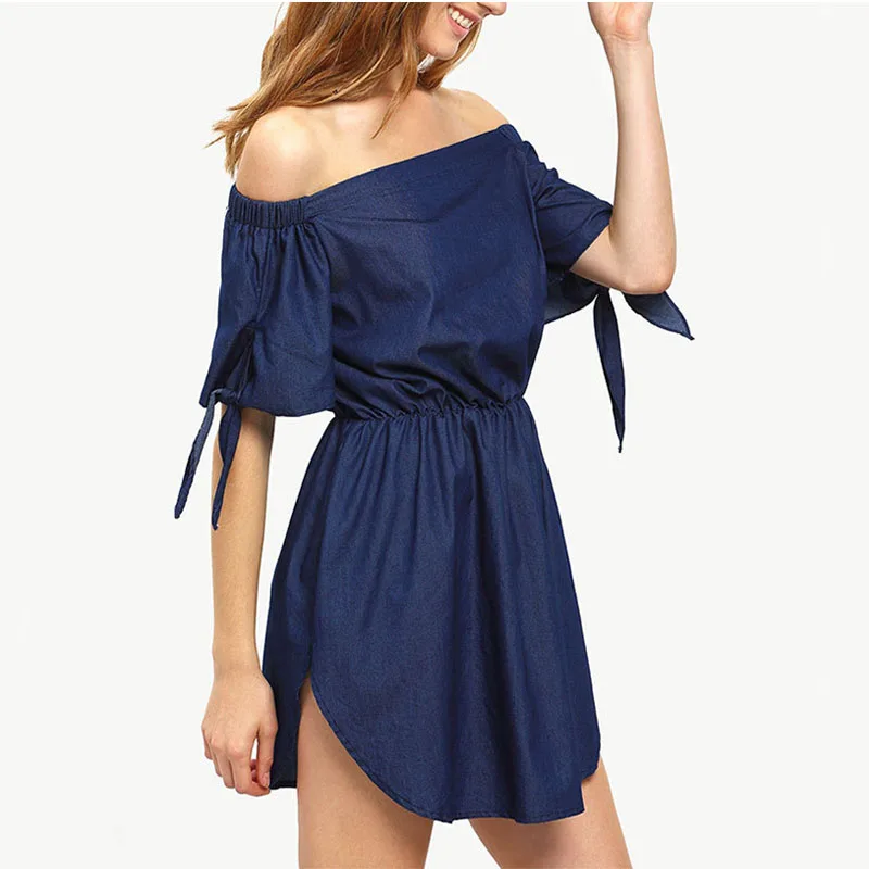 Женское джинсовое платье с вырезом лодочкой и бантом летнее стильное