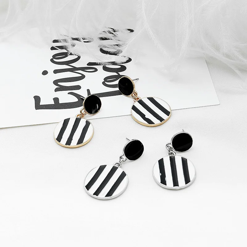 НОВЫЕ геометрические круглый Черный и белый Капельное масло Серьги