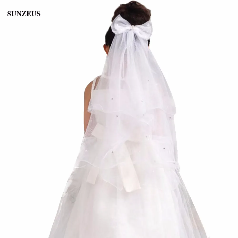 Маленькое платье с вуалью для девочки украшением в виде бантика слой