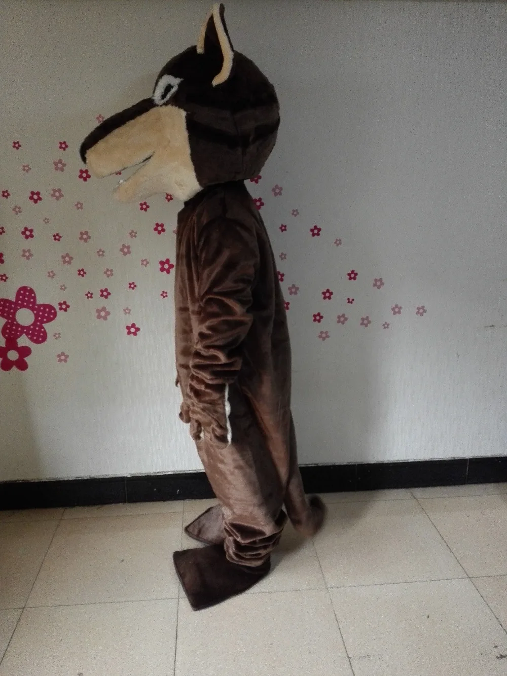 Коричневый волк костюм талисмана Койот оборотенок персонаж из мультфильма на