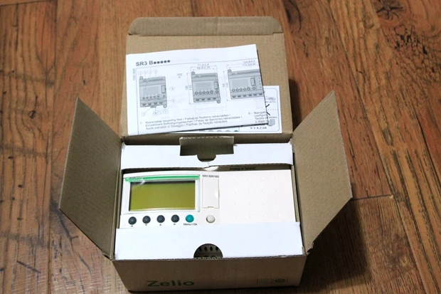 Или б/у Zelio Logic SR3 B261BD SR3B261BD умный релейный модуль для Schneider PLC с часами lcd панель 054998