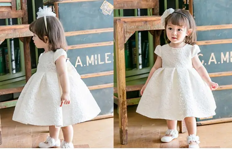 Новинка 2017 платье для маленькой девочки Белое Бальное с бантом из бисера девочек