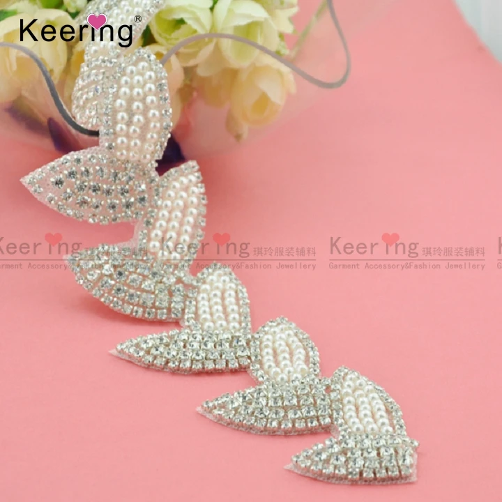 

Pretty Leaf Design Rhinestone and Pearl Beaded Applique Patch WRA-559