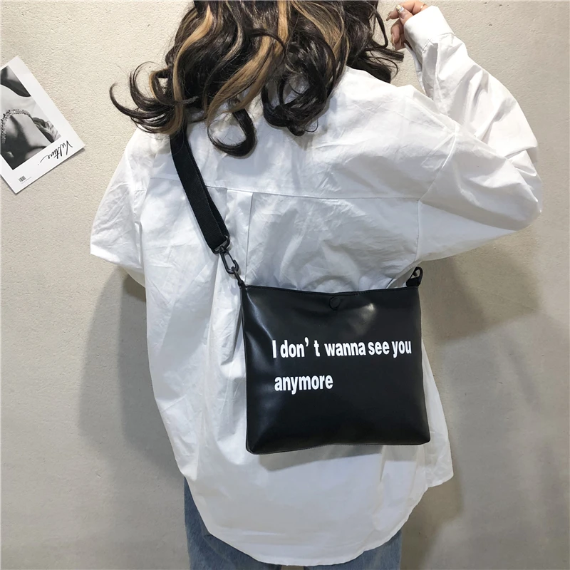 Простая женская сумка через плечо из искусственной кожи с буквенным принтом