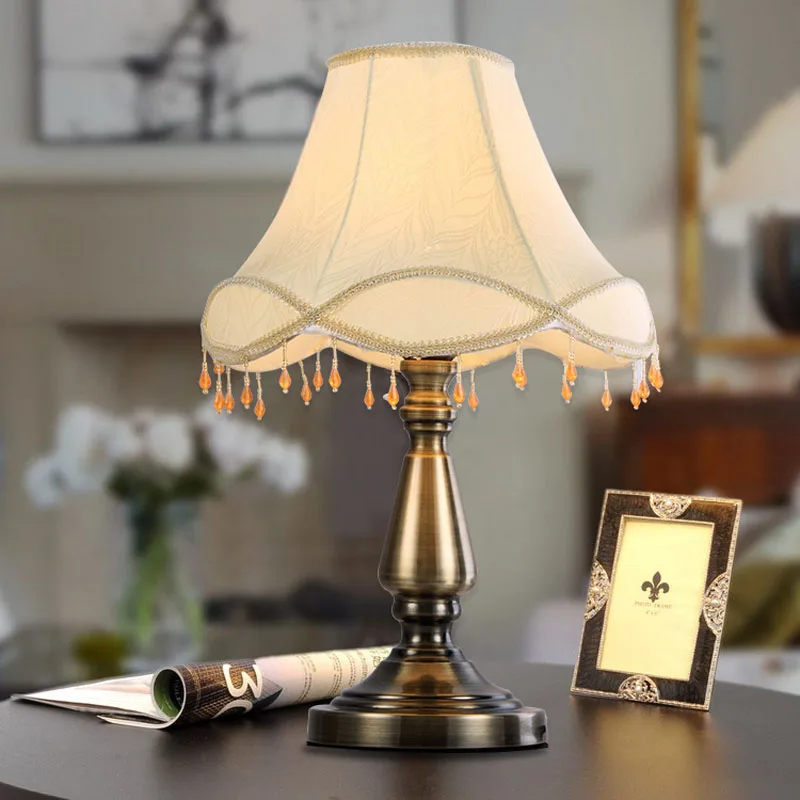 Роскошные бусины подвесной Бронзовый Кабинет Настольная лампа Европейская