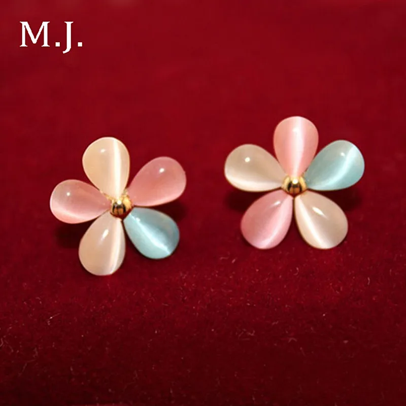 

Fashion New Cute Korean Crystal Flower Earrings For Women Opal Stone Gold Stud Earing Female Wedding Jewelry Party Gift